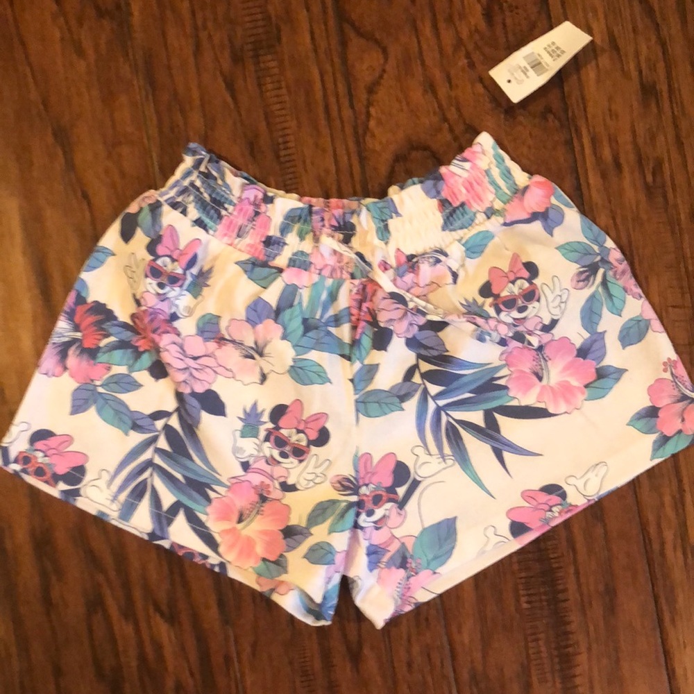 NWT Hawaiian Minnie Mouse shorts